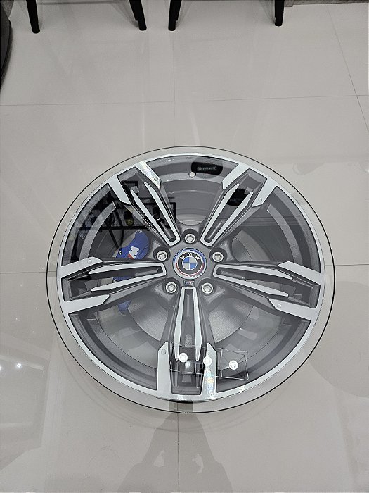 Mesa de Centro com Roda BMW M6 aro 18