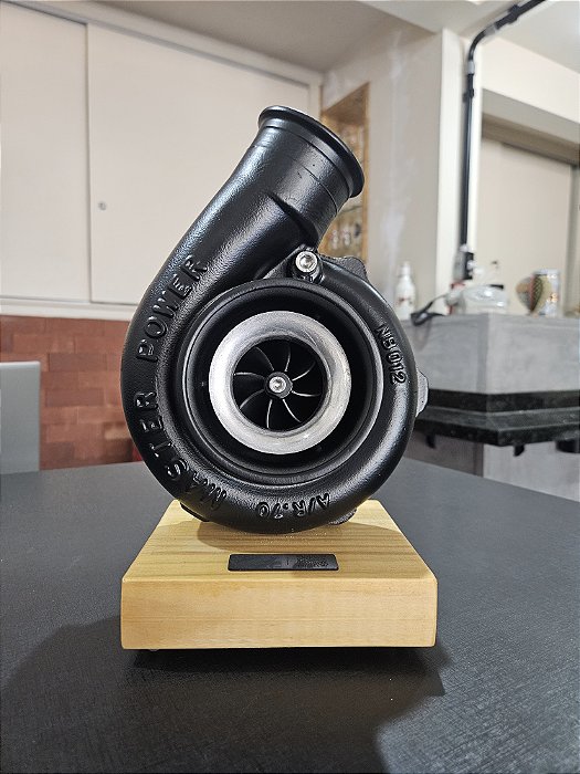 Expositor com Turbina Master Power .70 + Base Madeira - Preto Fosco