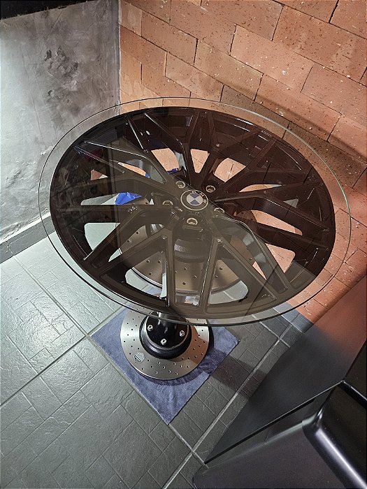 Mesa Bistrô com Roda - BMW M3 aro 20