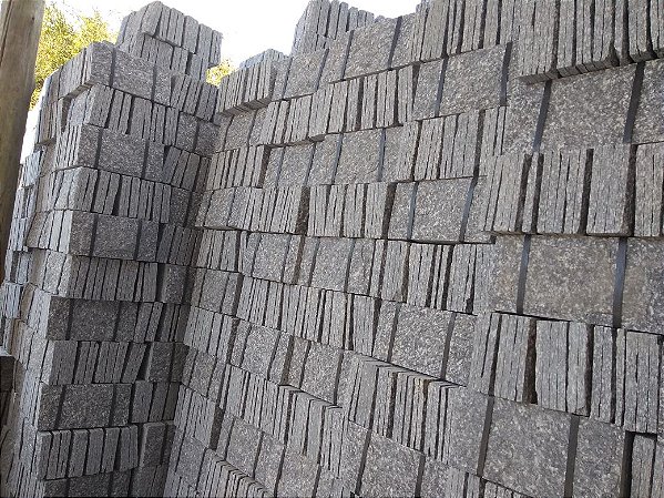 Pedra Miracema Serrada Cinza 11,5x23cm 1m²