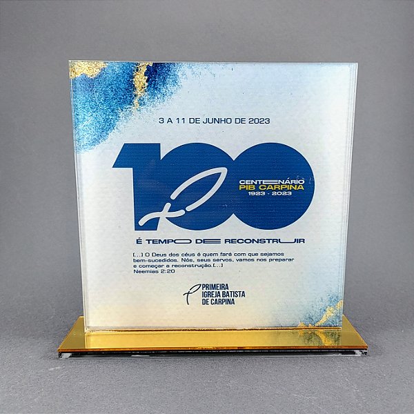 Troféu em Acrílico 18cm x 18cm - und