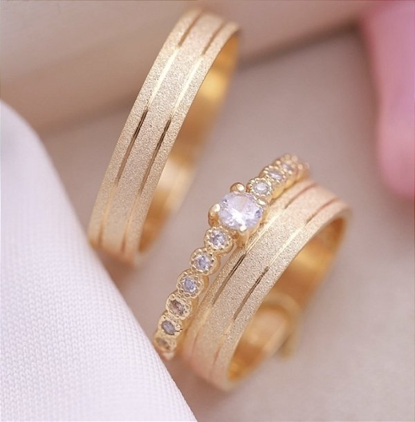 Par Aliança Heartfelt 4mm Banhada a Ouro 18K com solitário