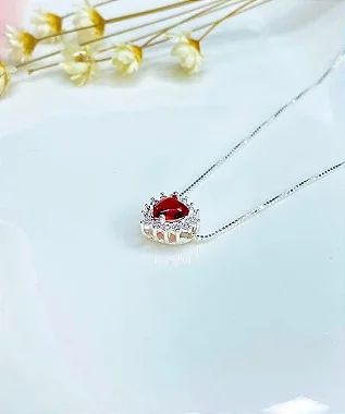 Colar Coração Cravejado em Prata 925