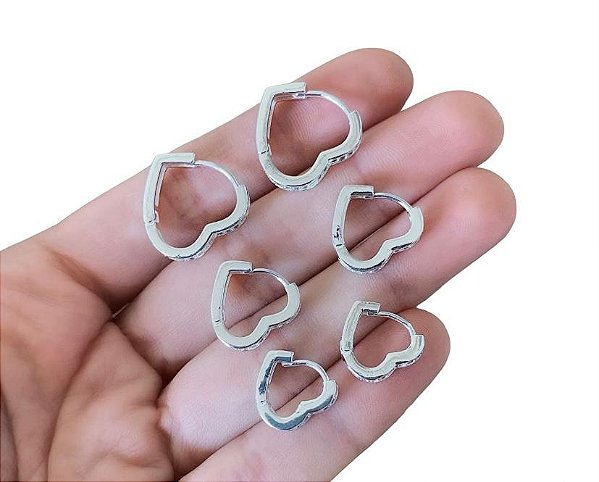 Brinco Argola Cravejada de Coração em Prata 925