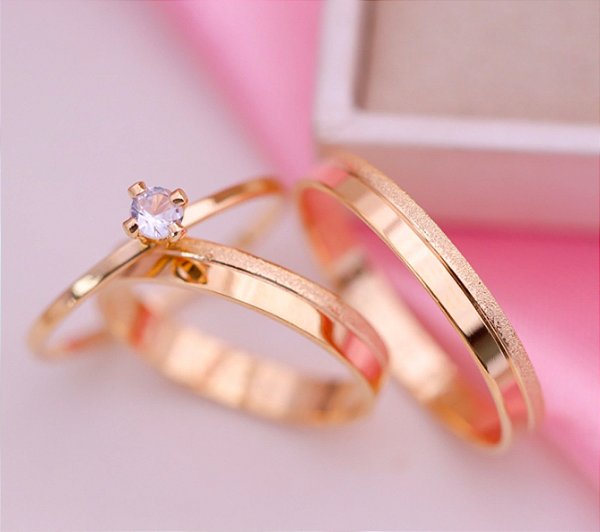 Par Aliança Amor Fino 3mm Banhada a Ouro 18K com solitário