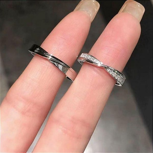 Par Aliança Brilho Cravejado com meia volta 3mm