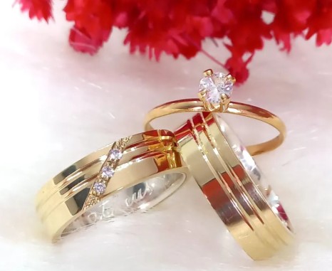 Aliança de Moeda Antiga Charm 6mm com solitário