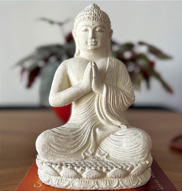 Escultura Decorativa Buda Anjali Branco em Pedra (26cm)