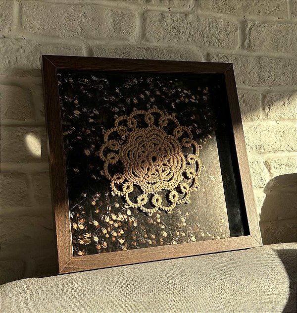 Quadro de Parede Flores e Mandala Frivolité (33x33)