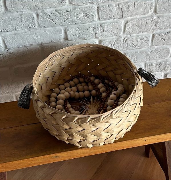 Cesta Artesanal em Fibra de Carnaúba e Alças Metálicas (G)