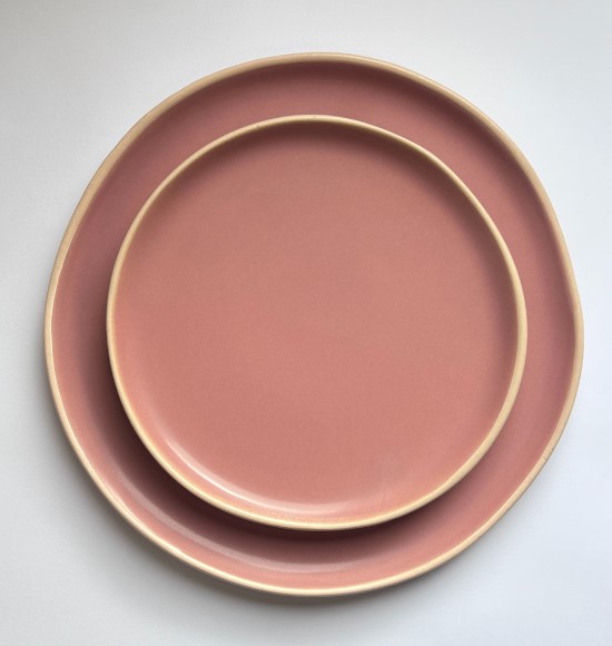 Conjunto c/ 8 Pratos Rosas em Cerâmica (4 Pratos de Jantar + 4 Pratos de Sobremesa) | Linha Vivant