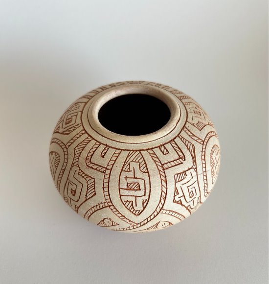 Vaso Marajoara Bolinha em Cerâmica Marajoara (08x12)
