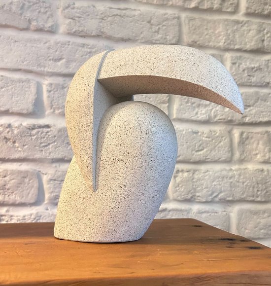 Escultura Minimalista Tucano em Poliresina Mart