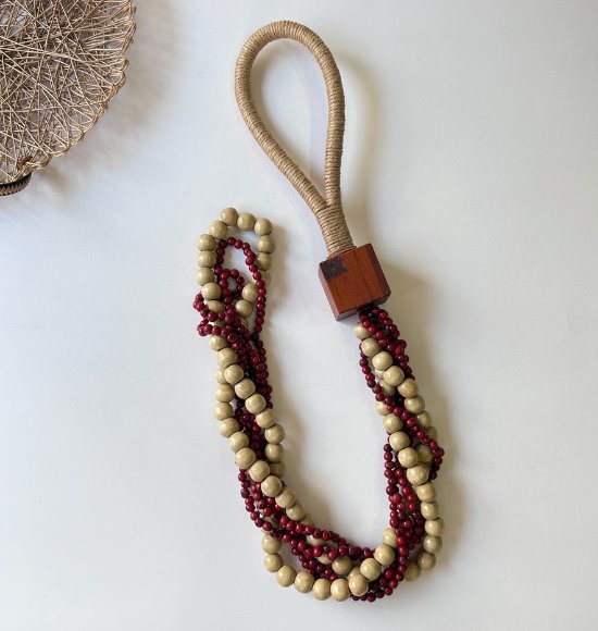 Colar Decorativo de Madeira e Sementes de Açaí Bordô (80cm)