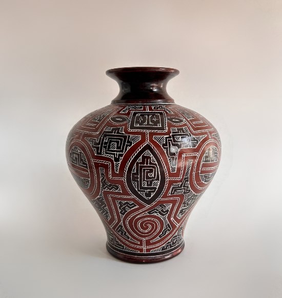Vaso Marajoara em Cerâmica Escura (25x20)