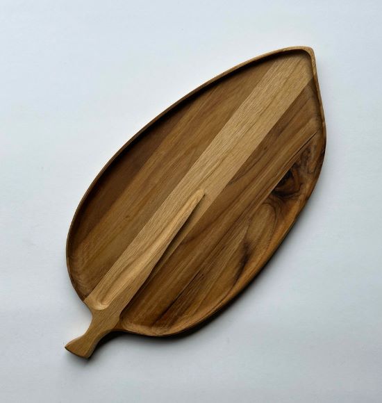 Tábua de Servir em Madeira Nobre Formato Folha (35x17)