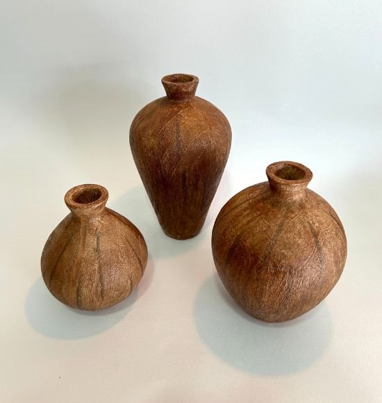 Trio de Mini Vasos Decorativos em Poliresina Madeira Escura