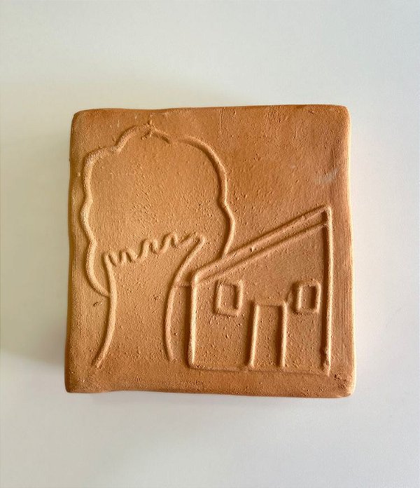 Tijolinho Decorativo de Barro Casa e Árvore (15x15) | Coleção Barrolândia