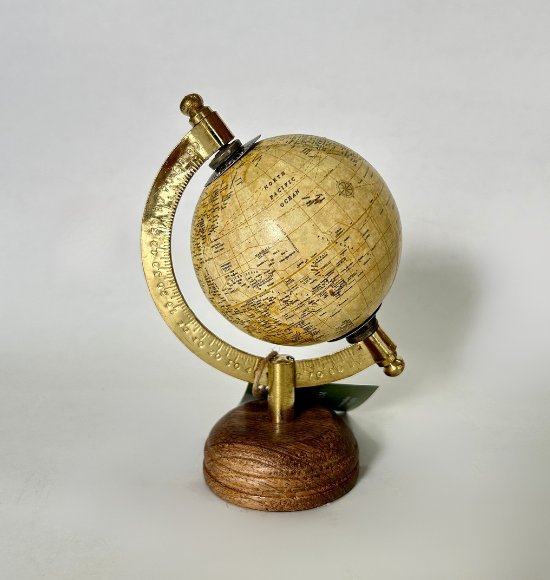 Globo Terrestre Decorativo e Giratório com Base de Madeira (15cm)