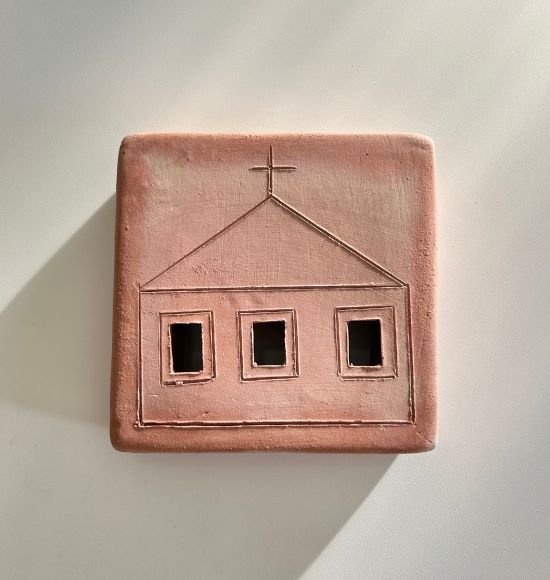 Tijolinho Decorativo de Barro Igrejinha (15x15) | Coleção Barrolândia