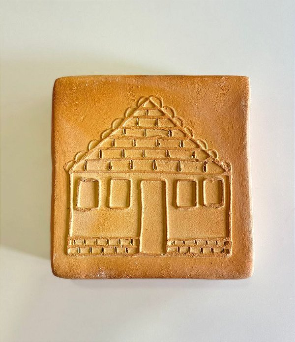 Tijolinho Decorativo de Barro Casinha Feliz (15x15) | Coleção Barrolândia