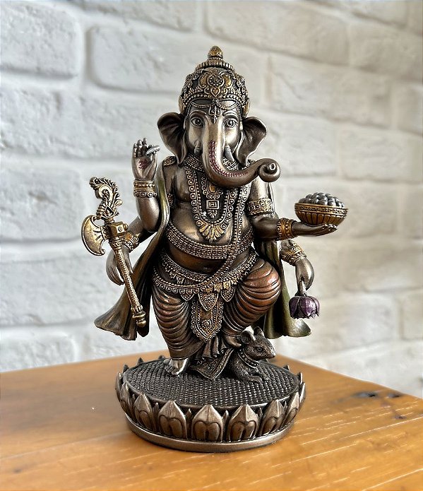 Escultura Lord Ganesha sobre Flor de Lótus (20x11x09)