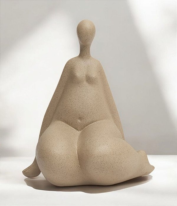 Escultura Decorativa de Mulher Sentada (20x17)