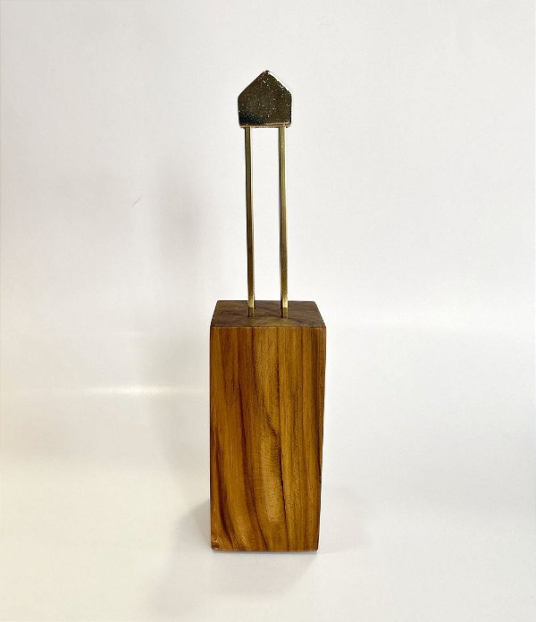 Escultura Palafita Dourada em Bloco de Madeira (24x06)