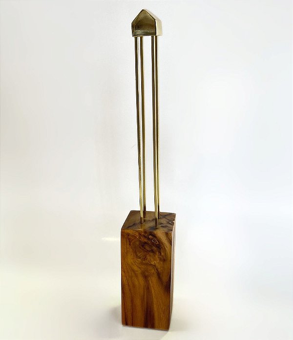 Escultura Palafita Dourada em Bloco de Madeira (35x05)