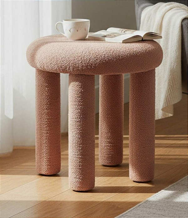 Banquinho Rosê em Bouclé e Madeira (41x38)