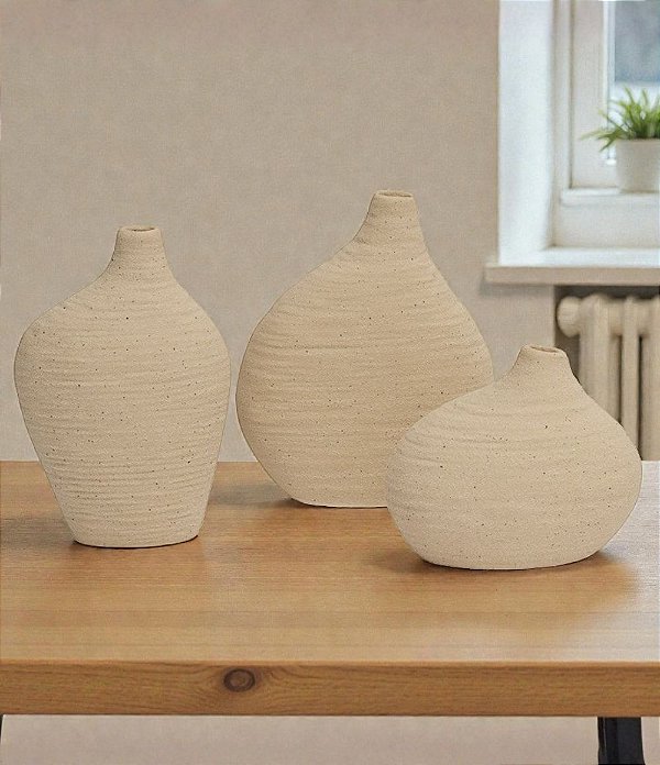 Trio de Mini Vasos Decorativos em Cerâmica Bege (3 Tamanhos)