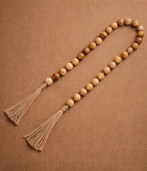 Colar Decorativo em Resina em Juta (115CM)