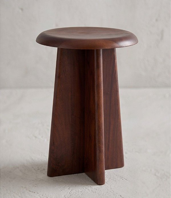 Mesa Lateral Redonda em Madeira Escura (43x31)