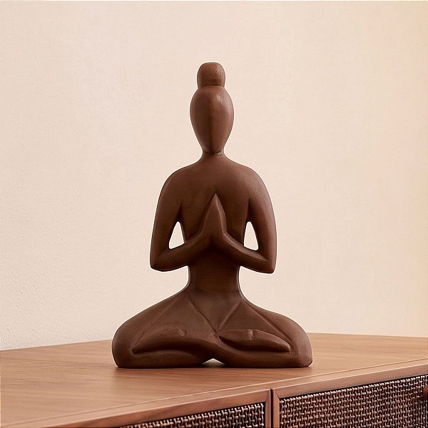 Escultura Mulher Namastê em Madeira (28x19Cm)