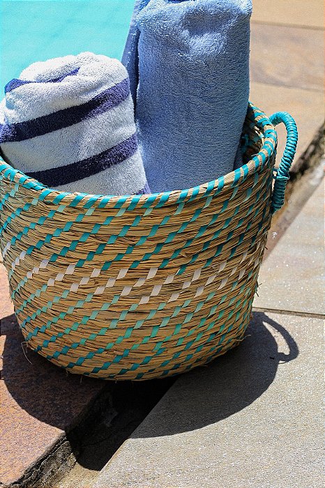CESTO SEAGRASS LISTRADO AZUL MÉDIO COM TAMPA