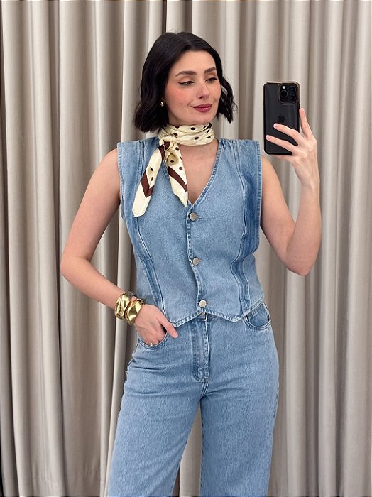 Colete Jeans com Ombreiras Azul Claro