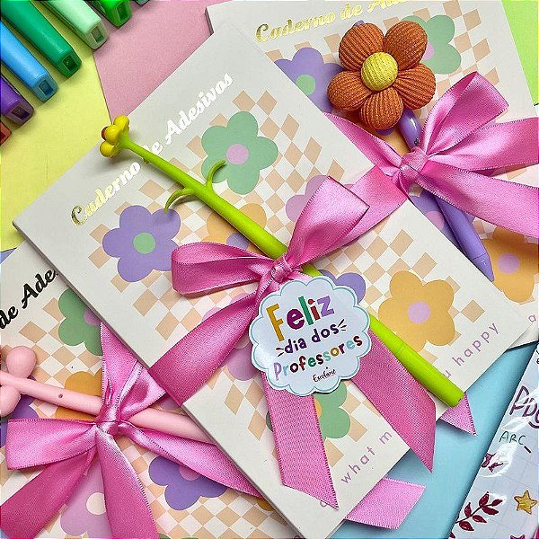 Kit Dia Dos Professores Caderno de Adesivos + Caneta Flowers