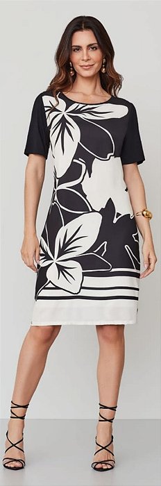 Vestido preto e branco de tecido floral realist