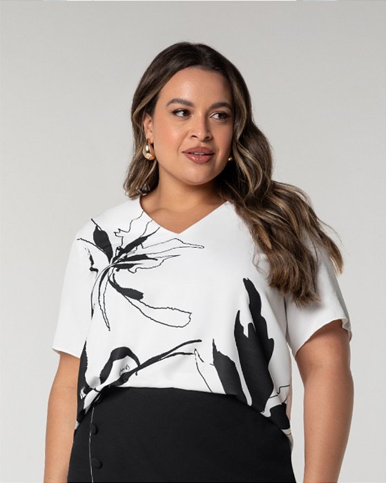 blusa tecido com elastano preto e branco formitz curves