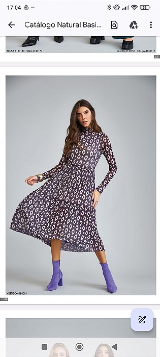 Vestido de tule com estampa abstrata natural basic