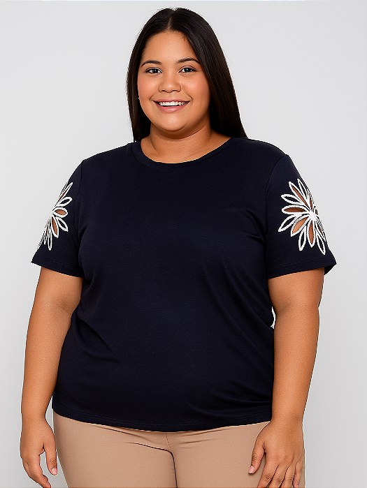 Blusa bordada na manga