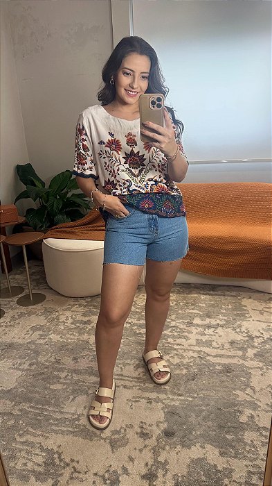 T-Shirt Estampada Jardim Maravilhoso