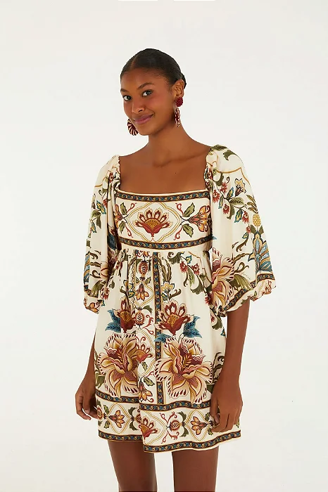 Vestido Curto Estampado Jardim Majestoso