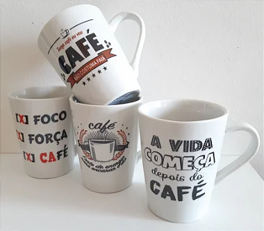 Caneca grande cônica de café com frases