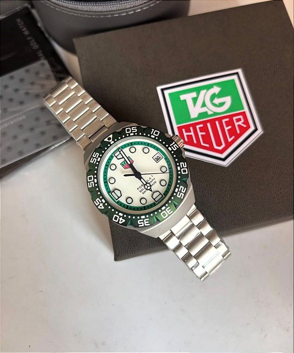 BASE ETA CLONE Tag Heuer Formula 1 Solargraph Verde Fundo Branco Automatic