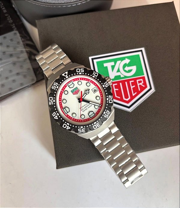 BASE ETA CLONE Tag Heuer Formula 1 Solargraph Aro Preto Fundo Branco Automatic