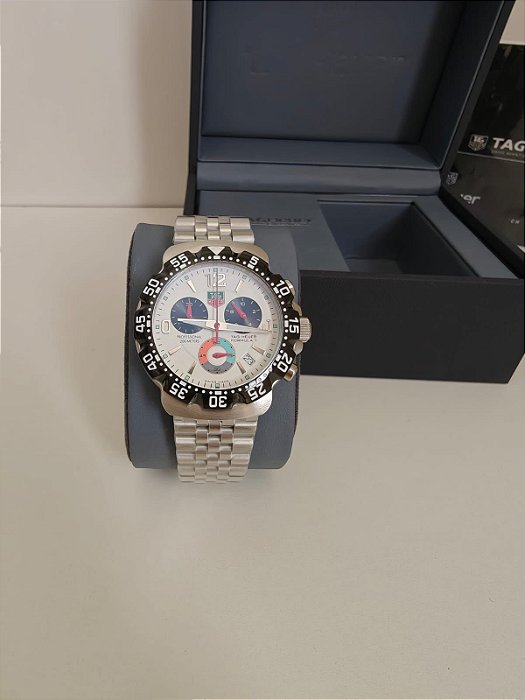 TAG HEUER FORMULA 1 CHRONOGRAPH COM MOSTRADOR BRANCO