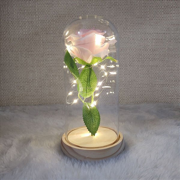 Rosa na Cúpula de Vidro com LED Rosa Claro Base de Madeira Charmosa e Romântica