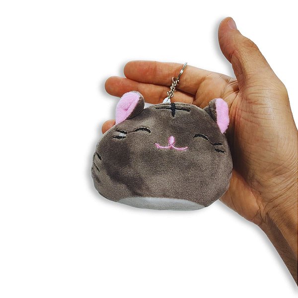 Gatinho Cinza de Pelúcia Chaveiro – Acessório Macio e Fofo para Decorar, Usar ou Presentear com Estilo!