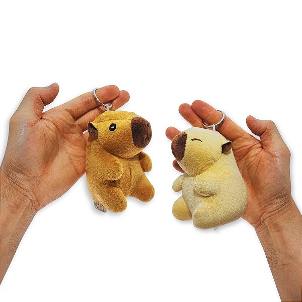 2 Capivaras de Pelúcia Com Chaveiro Fizzy Toys Teca e Capi